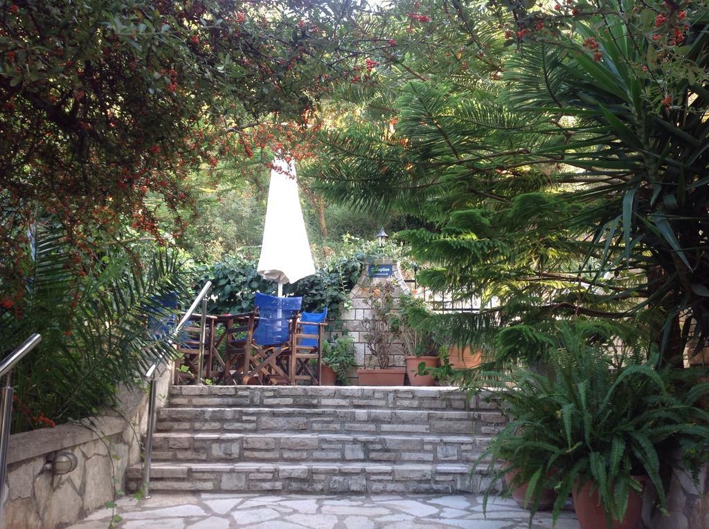 Hotel Nostos Frikes Экстерьер фото